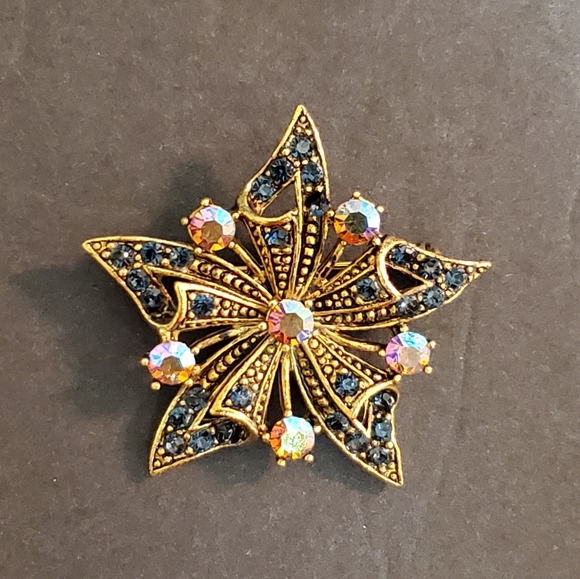 Silver Starrs Star Pin - Picture 9 of 11